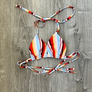 Hollister Bikini Top, halter neck tie and back tie. Size M